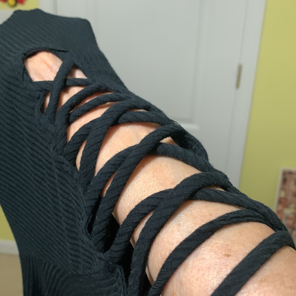 BOLD elements Black Ribbed Top - Picture 5 of 7